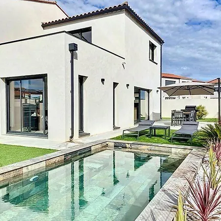 Maison De Avec Piscine Holiday home *